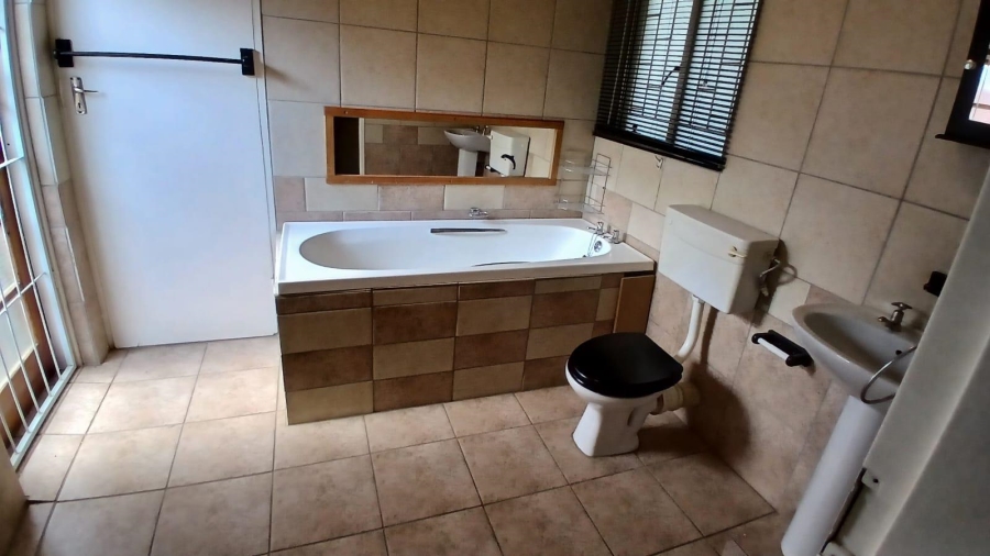 3 Bedroom Property for Sale in Uitsig Free State